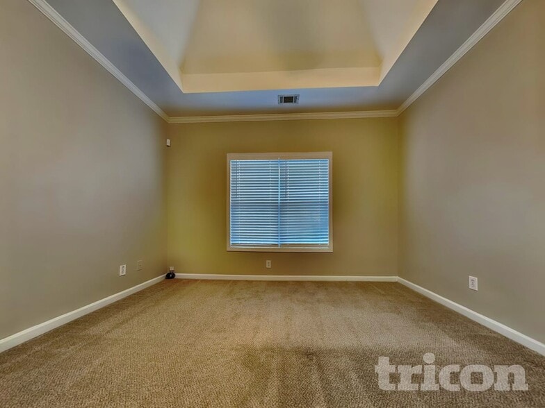 Building Photo - 440 Pebble Blvd