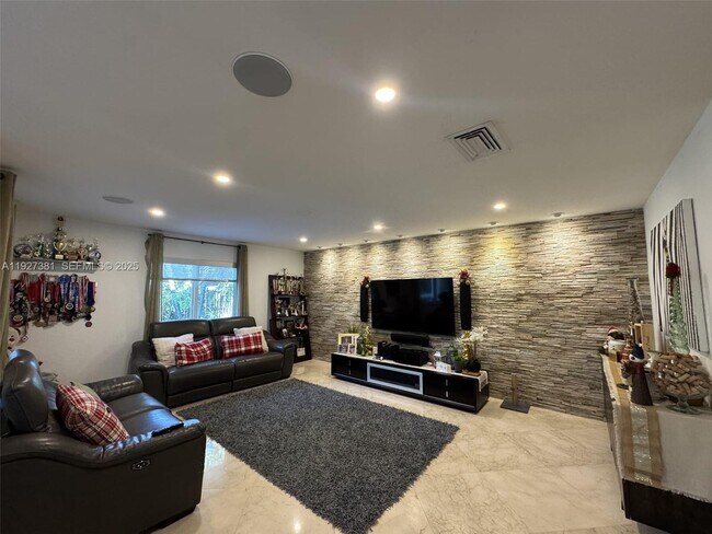 Building Photo - 10973 NW 53rd Ln