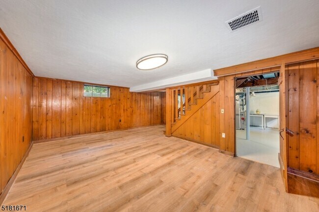 Building Photo - 1 Gapview Rd