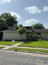 Building Photo - 202 Sherwood Dr