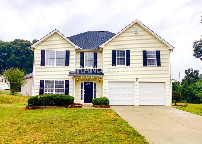 Building Photo - 2025 Newton Estates Dr