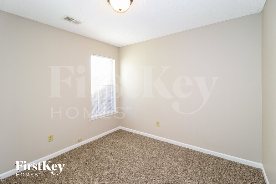 Building Photo - 1411 Carlton Ridge Dr