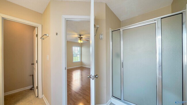 Building Photo - 113 NW Imogene Way