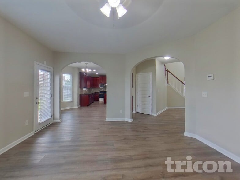 Building Photo - 2752 Huntcliff Dr