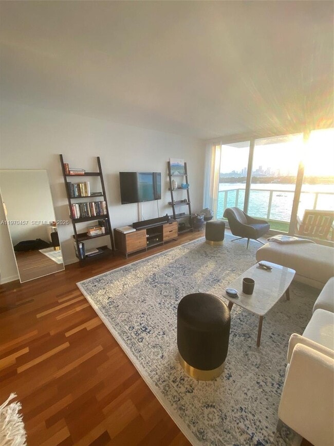 Building Photo - 1000 West Ave