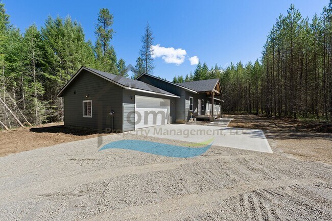 Building Photo - 4 Bedroom 2 Bathroom Home with Attached 2-Car Garage Available in Blanchard!