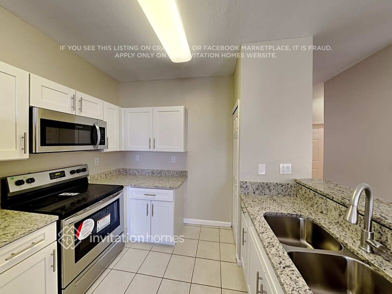 Building Photo - 6356 SW 165th Pl