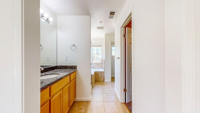 Building Photo - Rincon Valley FIVE Bedroom Three Bathroom Single Family Home!