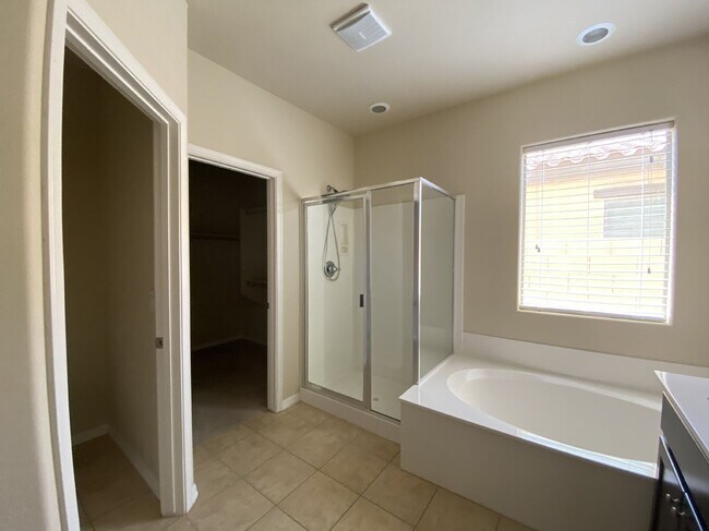 Building Photo - 3533 S Washington St