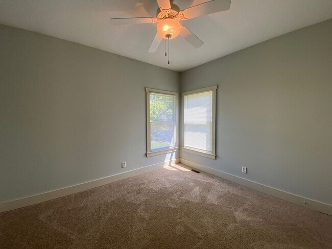 Building Photo - PRE-LEASING FOR AUGUST 2026!