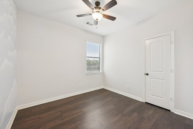 Building Photo - 618 Aulia Ln