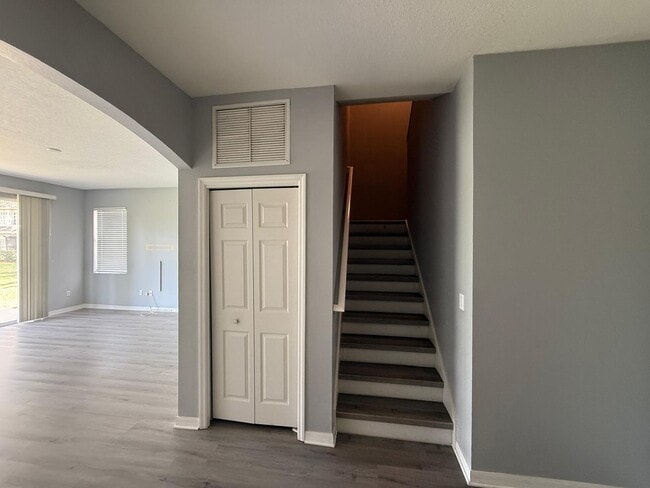 Building Photo - 3635 Pine Knot Dr