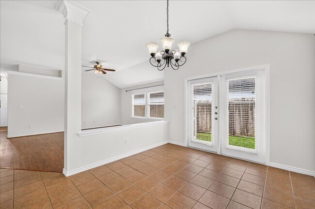 Building Photo - 3810 Los Arroyos Dr