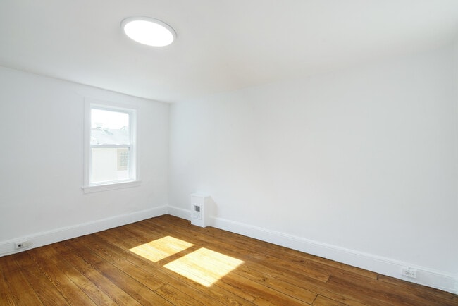 Building Photo - 1521 Palethorp St