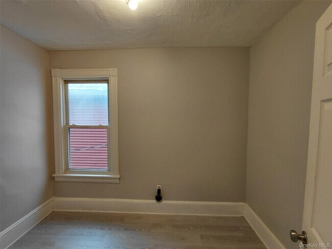 Building Photo - 67 Greenkill Ave