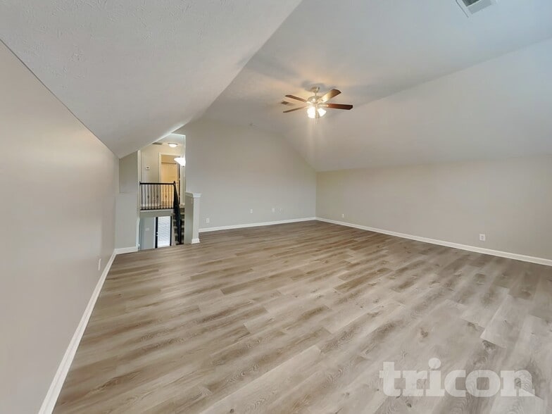 Building Photo - 1304 Golden Eagle Way