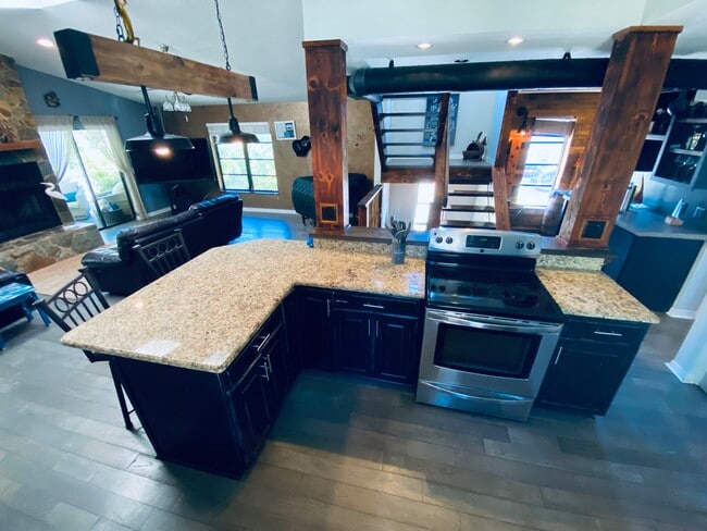 Building Photo - 3401 E Debazan Ave