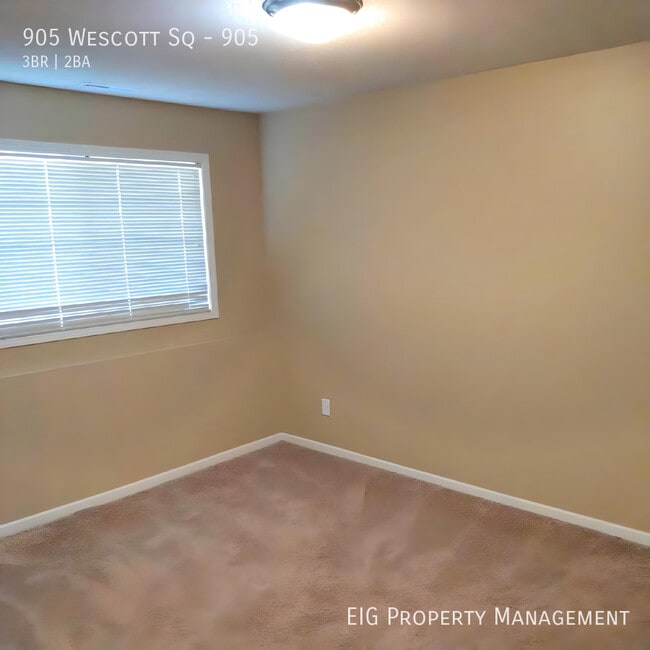 Building Photo - 905 Wescott Square