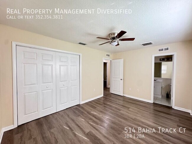 Building Photo - 514 B Track Ct