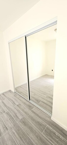 Building Photo - 25400 Sand Creek Trl