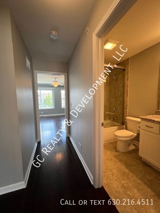 Building Photo - 54 Lakeview Pl