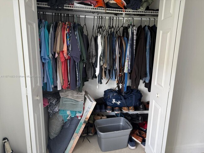 Building Photo - 3582 NE 171 St