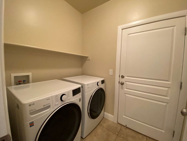 Building Photo - 3439 S Barcelona Dr