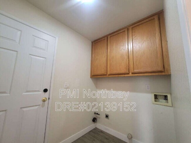Building Photo - 937 Iron Dr
