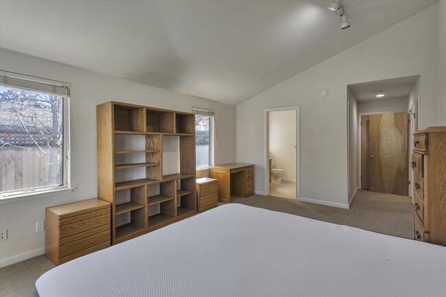Building Photo - Tons of Space l Great Schools l Prime Sili...