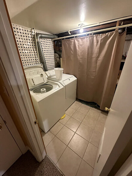 Primary Photo - 28 Montfern Ave