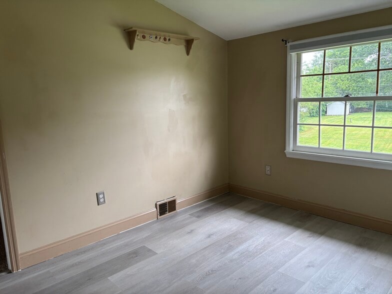 Building Photo - 1614 Woodford Way