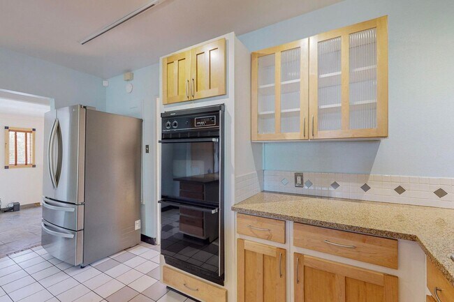 Building Photo - 1314SF Ridgecrest Brick 2 Bedroom  1 Bath ...