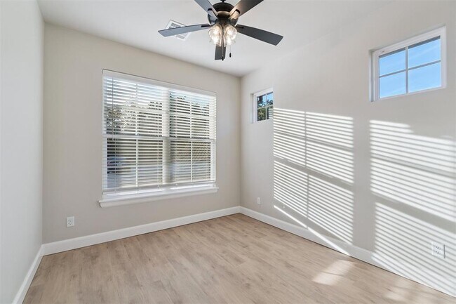 Building Photo - 4212 Abbey Pk Dr