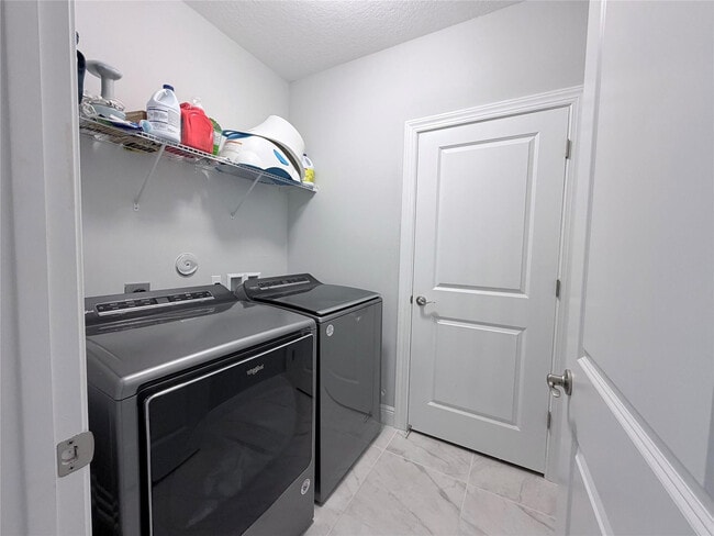 Building Photo - 556 Parsons Wy