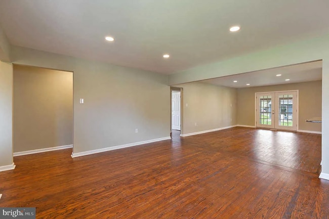 Building Photo - 304 Browning Ln