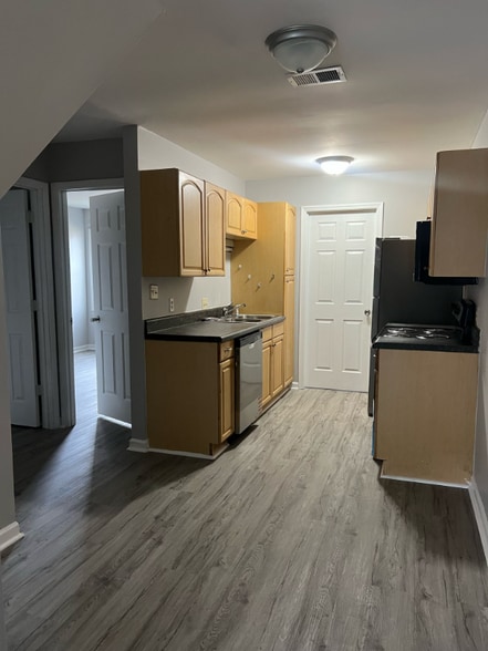 Building Photo - 755 Burcale Rd