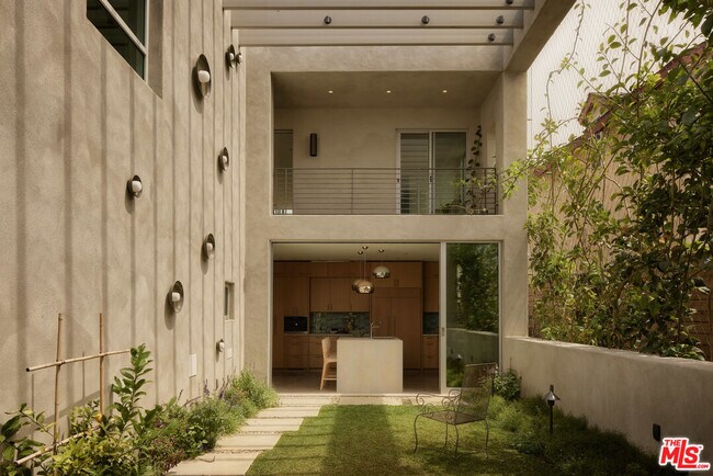 Building Photo - 2801 Sanborn Ave