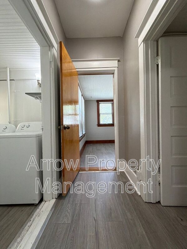 Building Photo - 2049 Worthington Ave