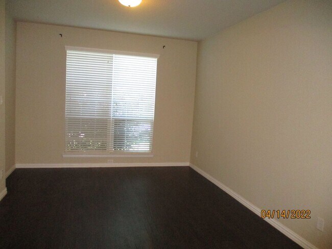 Building Photo - 2505 Mesa Glen Dr