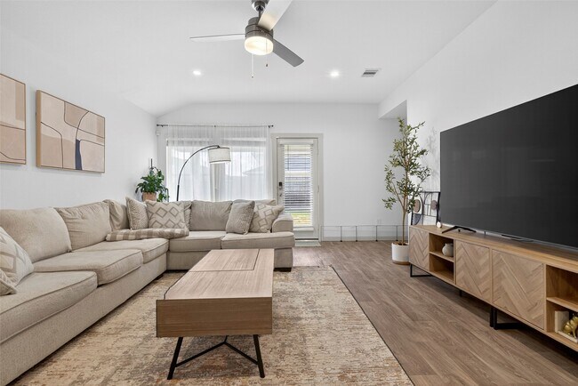 Building Photo - 12812 Tokenhouse Ln