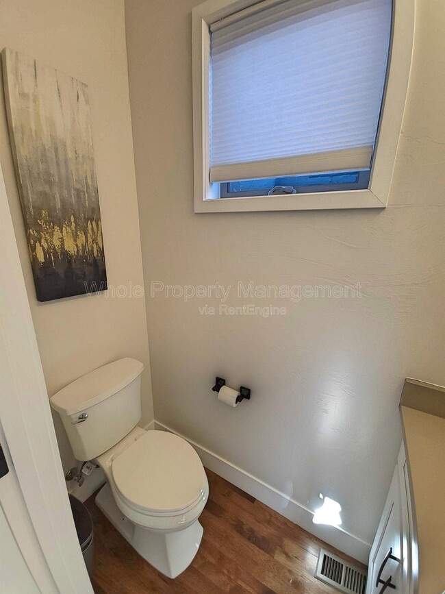 Building Photo - 3303 Navajo St