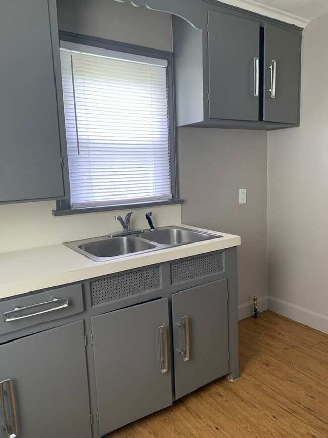 Building Photo - Madison Rental