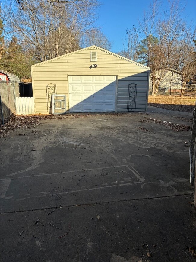 Building Photo - Chef's Kitchen! Large Home on Corner Lot with Spacious Fenced Yard