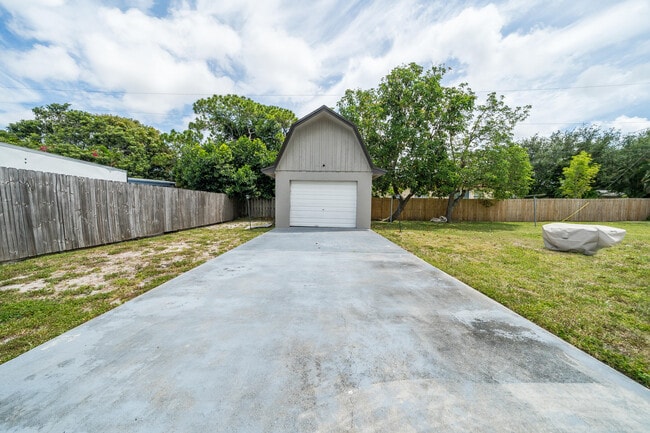Building Photo - 1701 Boardman Ave