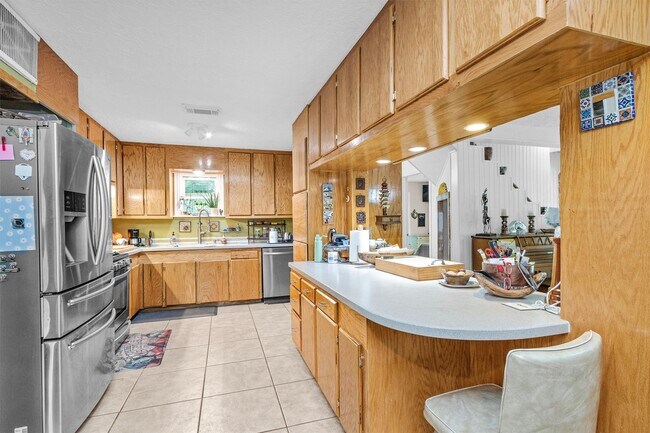Building Photo - 628 Bullfrog Ln