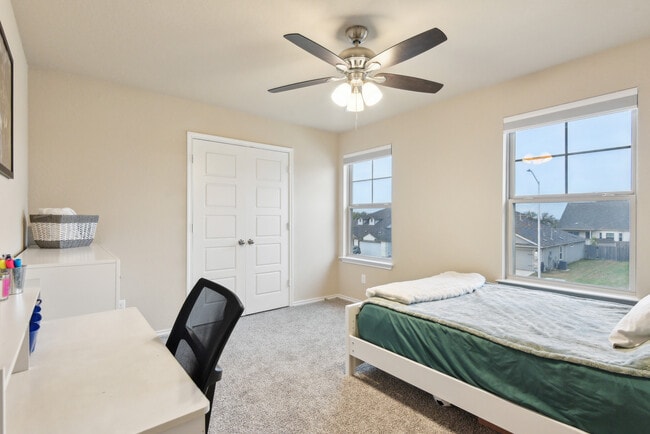 Building Photo - 513 Chelson Hunt