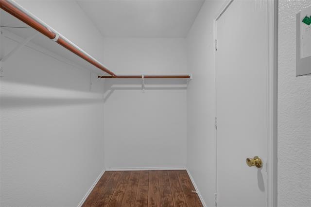 Building Photo - 4001 Country Ln
