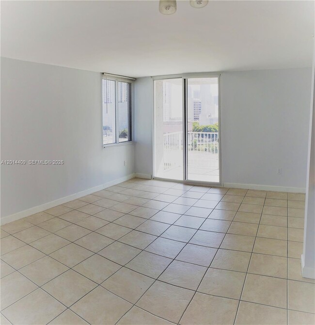 Building Photo - 850 N Miami Ave