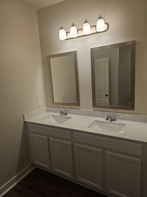 Building Photo - 812 Stella Trl