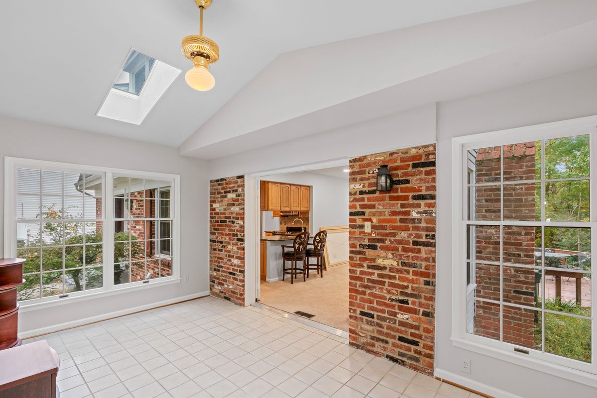 Building Photo - 12037 Stoneford Dr